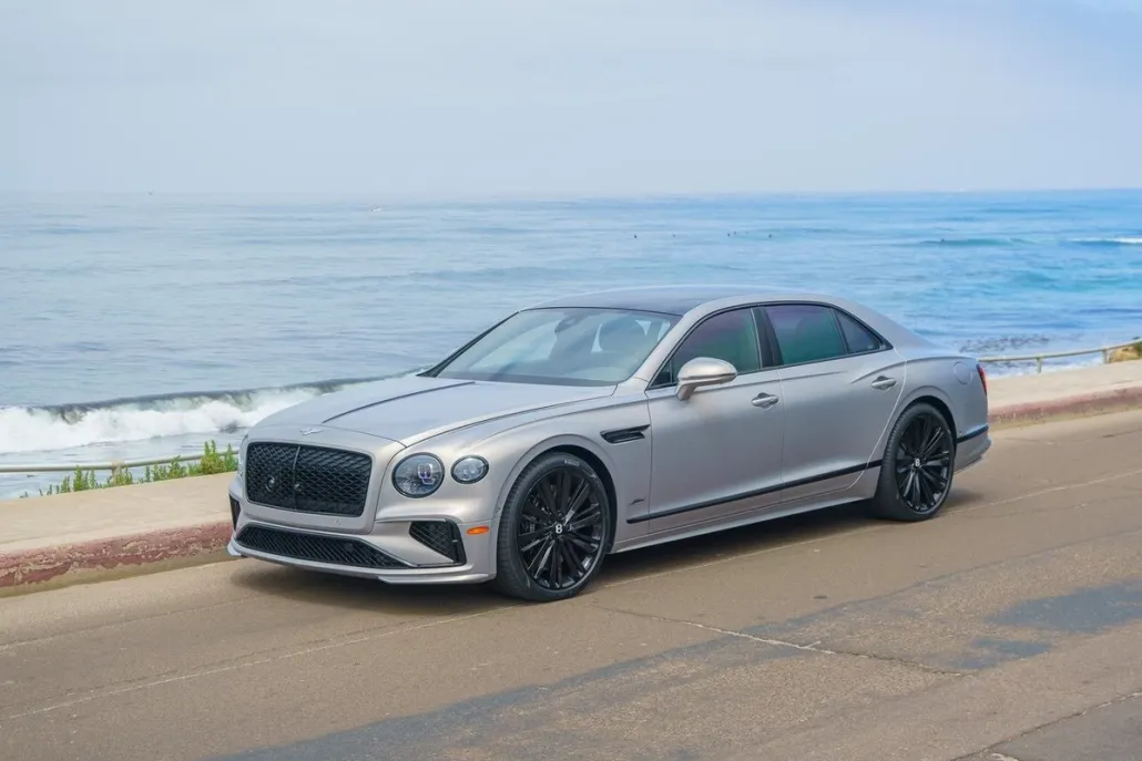 2025 Bentley Flying Spur Speed photo 1