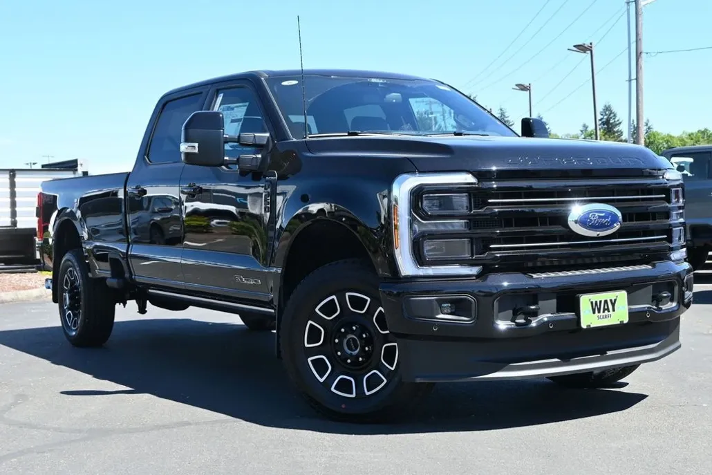 2025 Ford F-350 Platinum photo 1