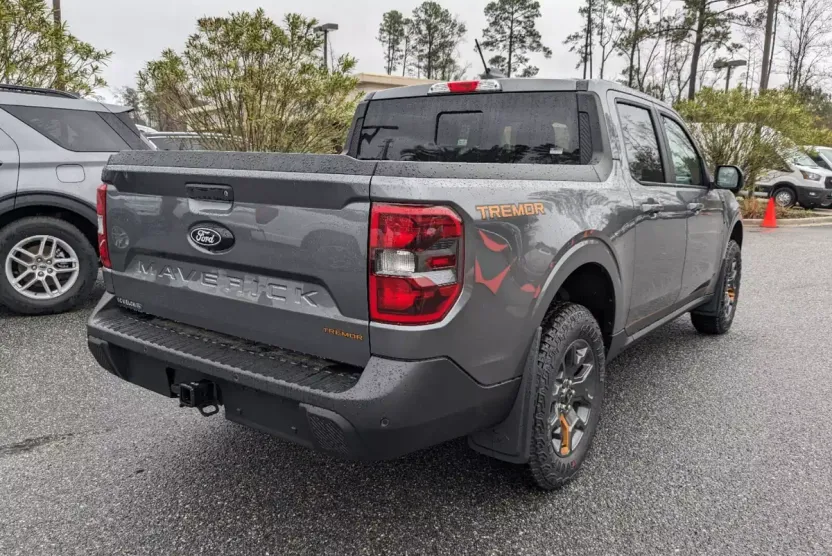 2025 Ford Maverick Tremor photo 1