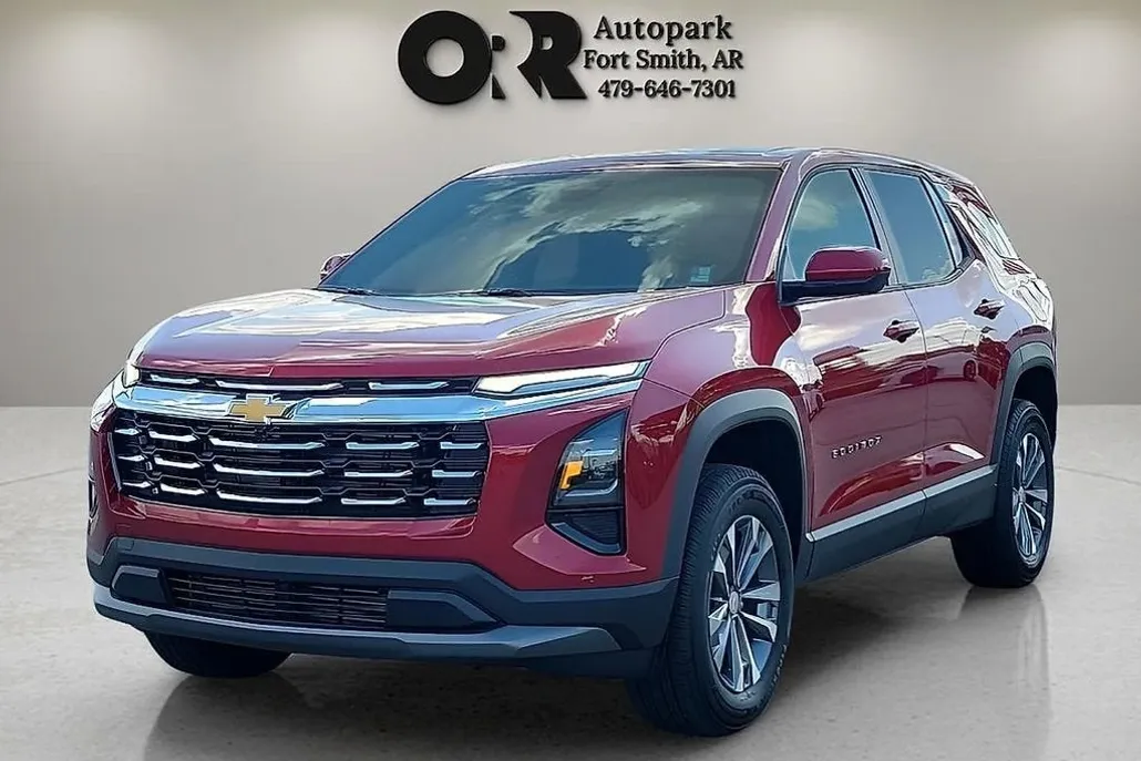 2026 Chevrolet Equinox LT photo 1