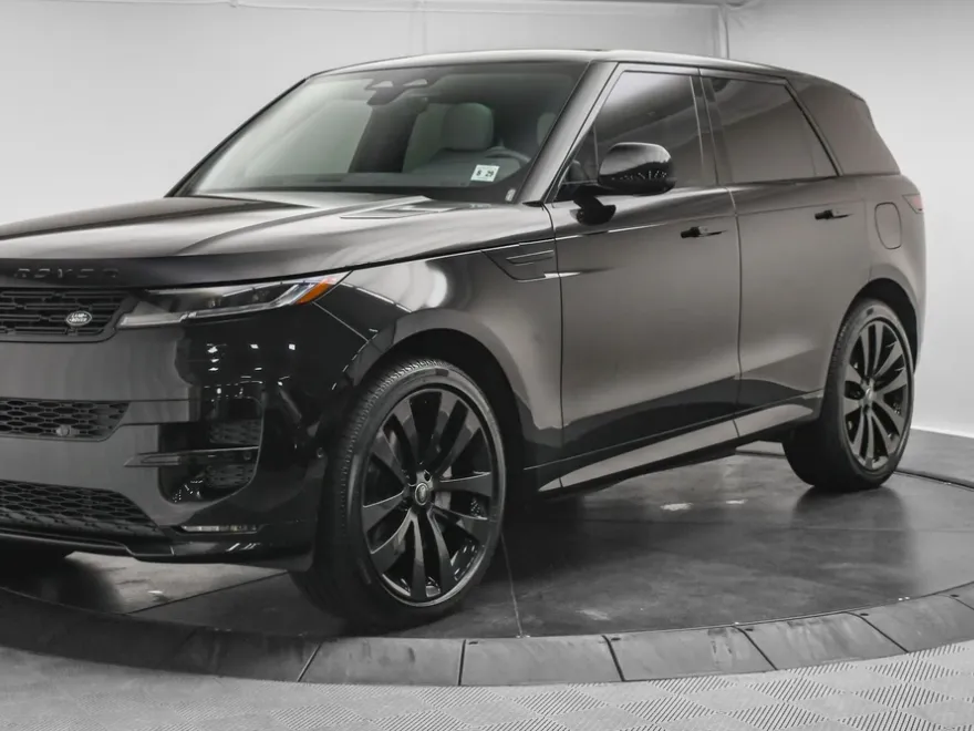 2025 Land Rover Range Rover Sport SE photo 1