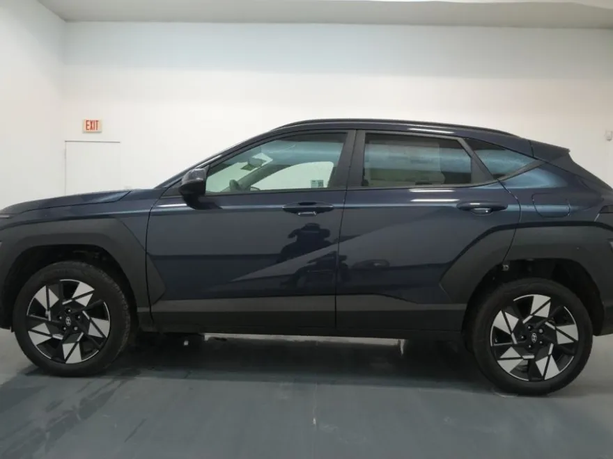 2025 Hyundai Kona SEL photo 1