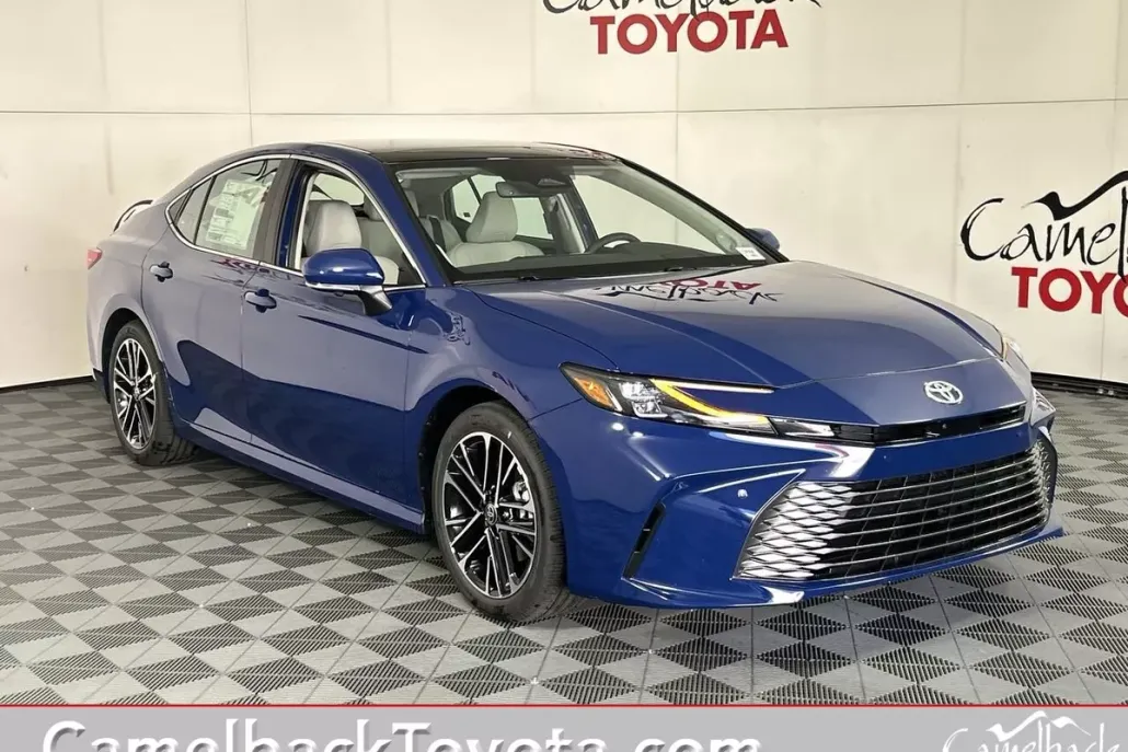 2025 Toyota Camry XLE photo 1