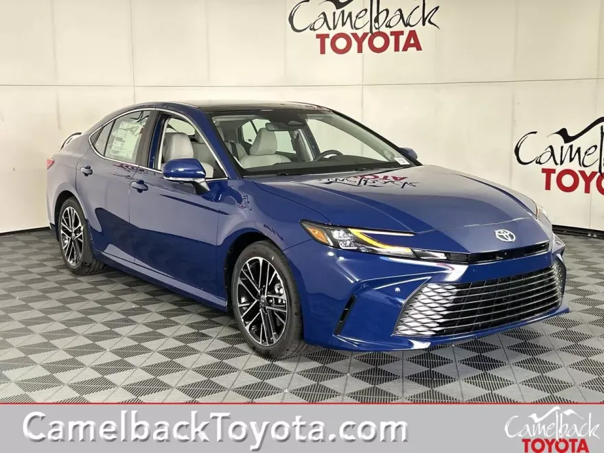 2025 Toyota Camry XLE photo 1