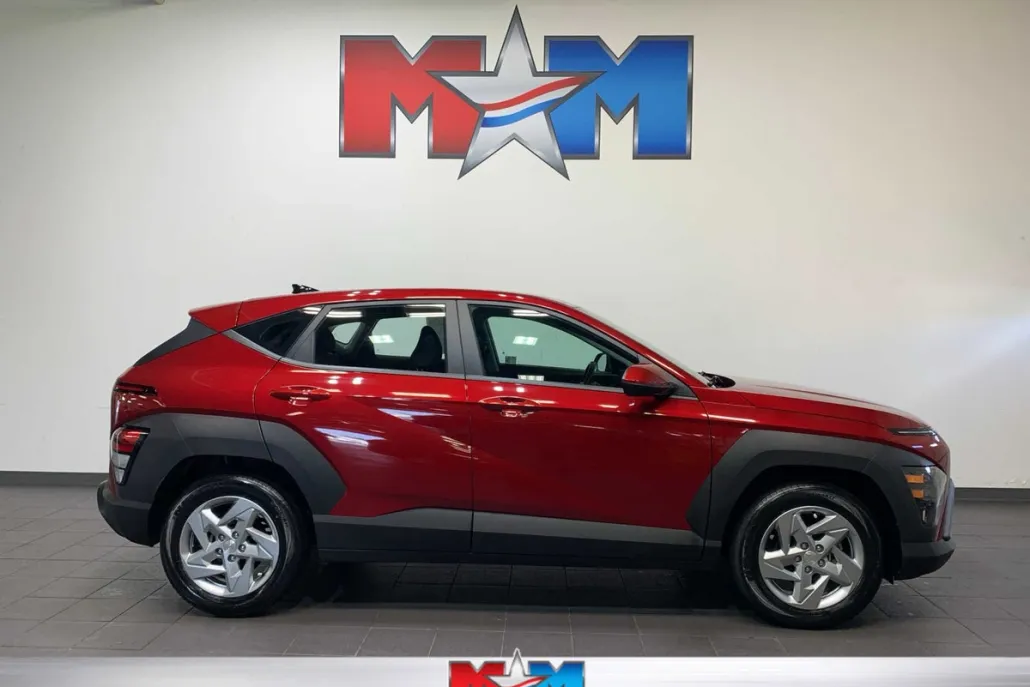 2024 Hyundai Kona SE photo 1