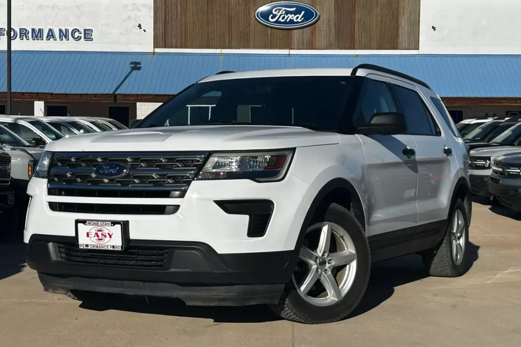 2019 Ford Explorer Base photo 1
