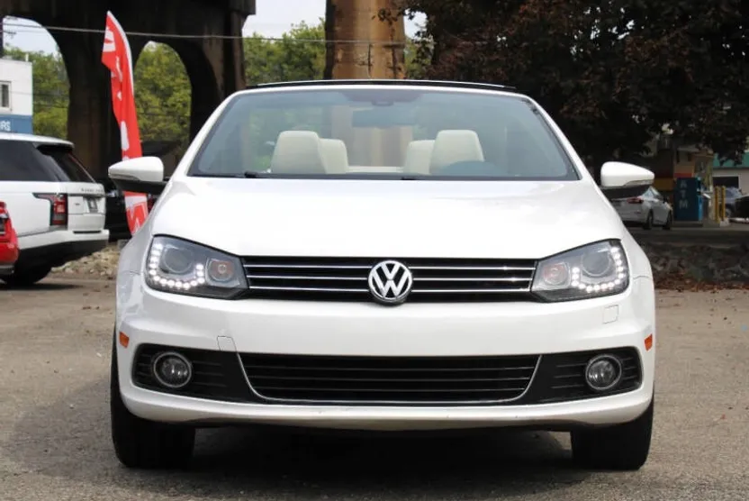 2014 Volkswagen Eos Executive photo 1