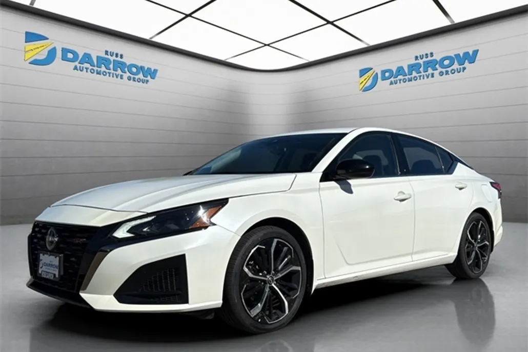 2024 Nissan Altima 2.5 SR photo 1