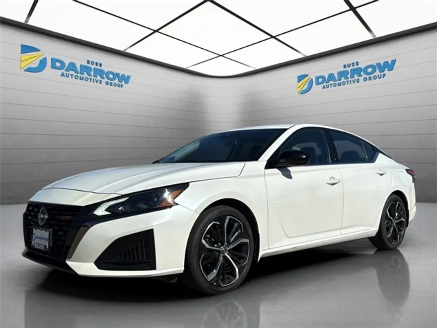 2024 Nissan Altima 2.5 SR photo 1