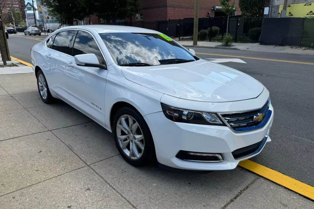 2019 Chevrolet Impala 1LT photo 1