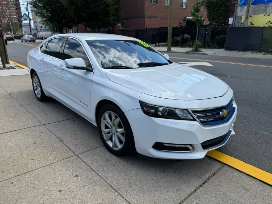 2019 Chevrolet Impala 1LT photo 1