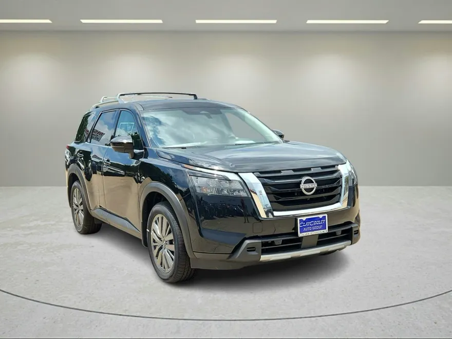 2025 Nissan Pathfinder SL photo 1