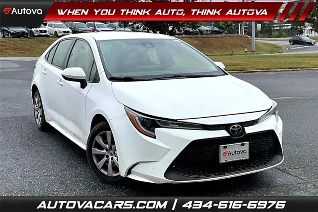 2020 Toyota Corolla LE photo 1