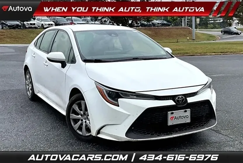 2020 Toyota Corolla LE photo 1