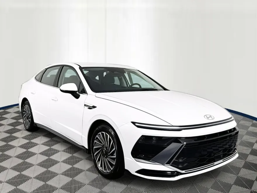 2025 Hyundai Sonata Hybrid SEL photo 1