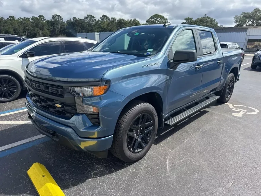 2024 Chevrolet Silverado 1500 Custom photo 1