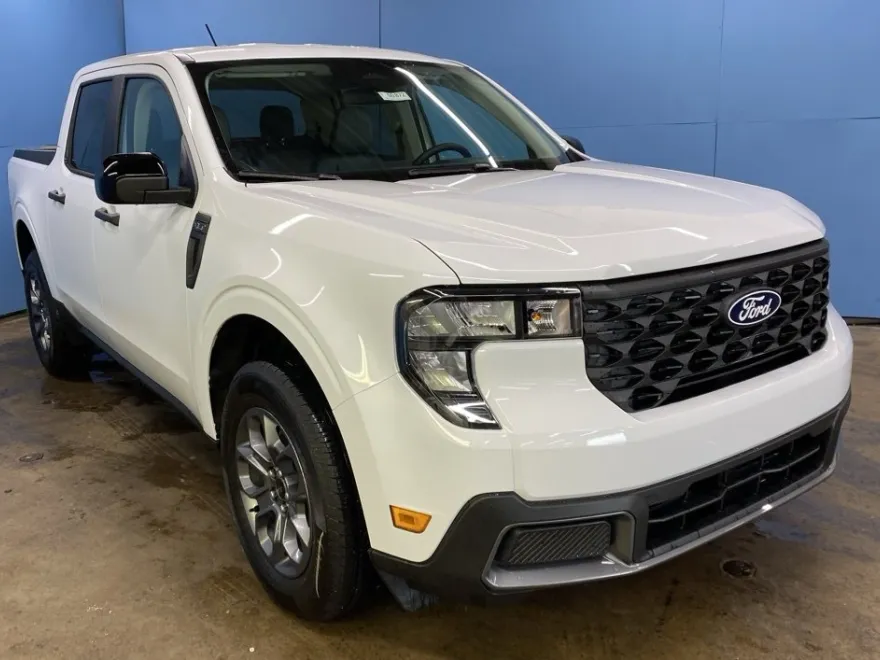 2025 Ford Maverick XLT photo 1