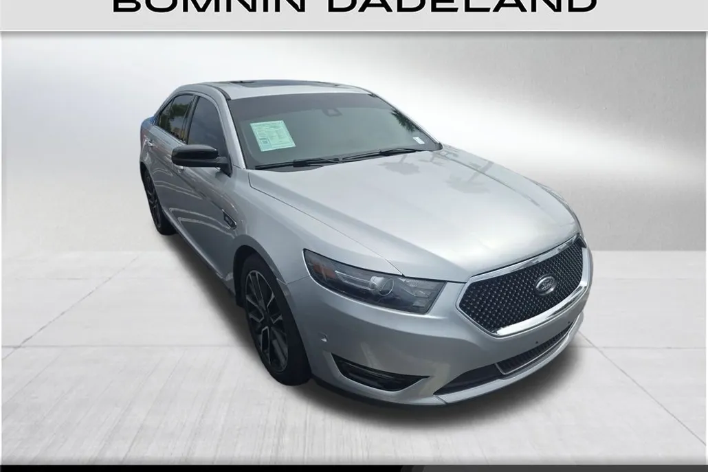 2018 Ford Taurus SHO photo 1