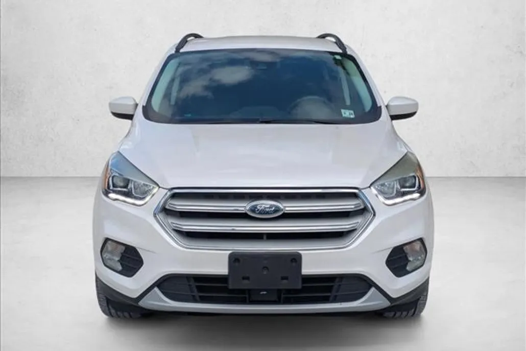 2018 Ford Escape SEL photo 1