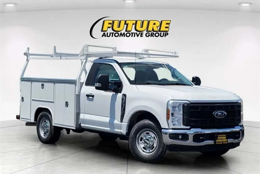 2025 Ford F-250 XL photo 1