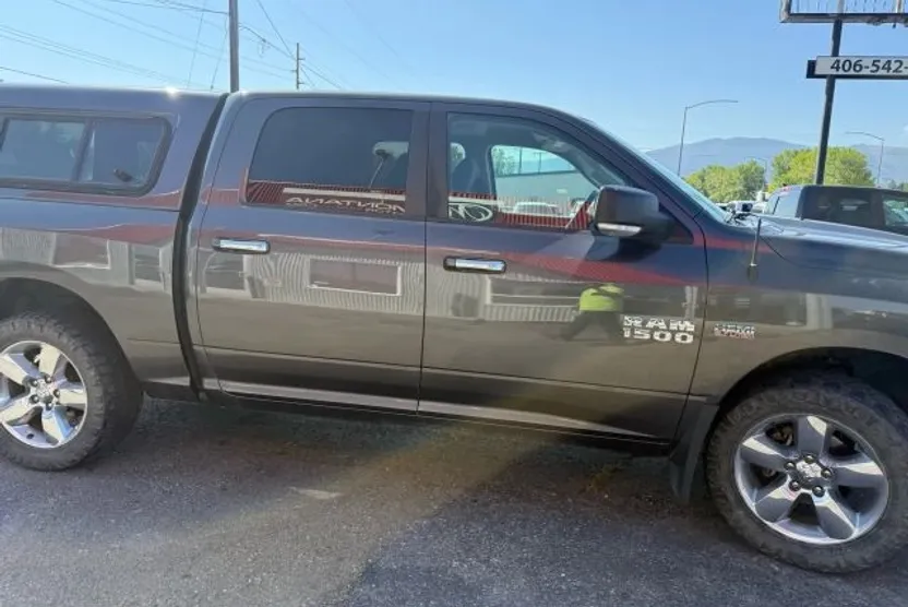 2016 Ram 1500 SLT photo 1