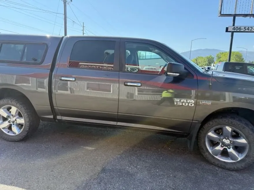 2016 Ram 1500 SLT photo 1