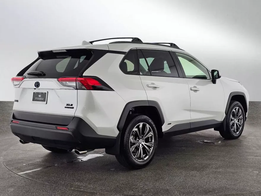 2024 Toyota RAV4 Hybrid XLE Premium photo 1
