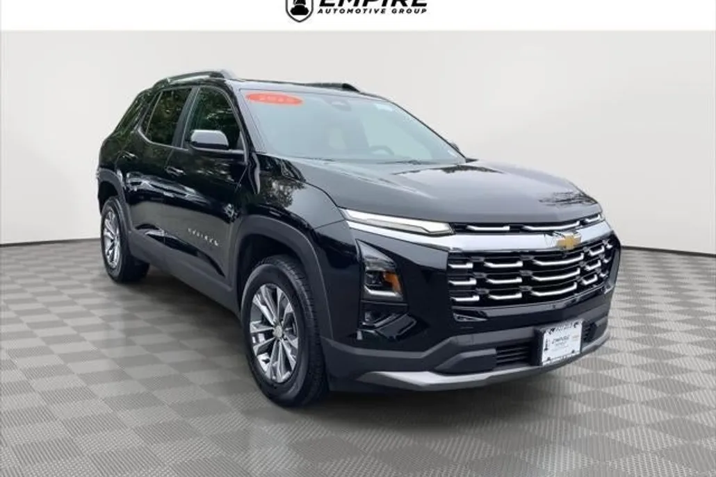 2025 Chevrolet Equinox LT photo 1