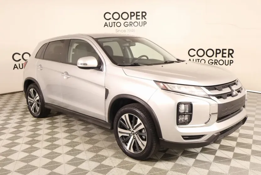 2024 Mitsubishi Outlander Sport SE photo 1