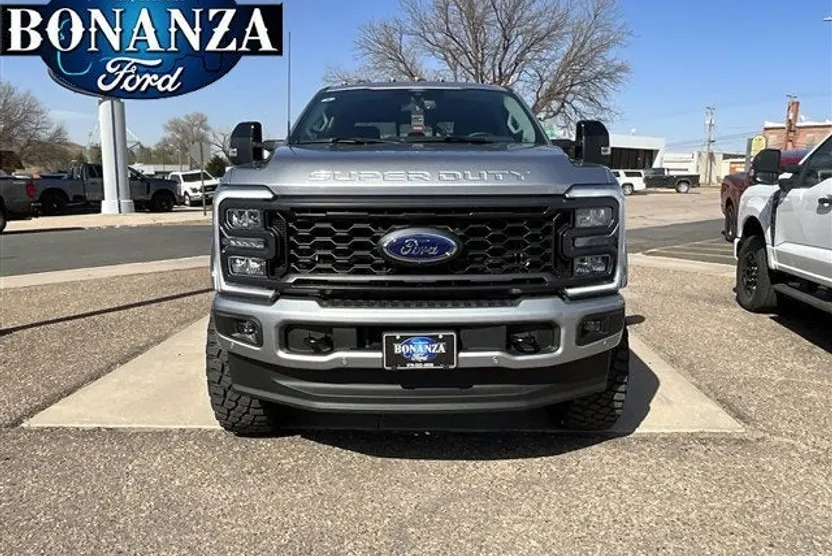 2024 Ford F-250 Lariat photo 1