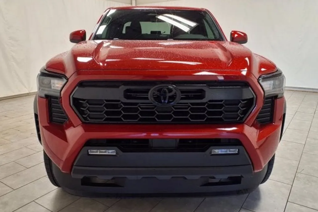 2025 Toyota Tacoma TRD Off-Road photo 1