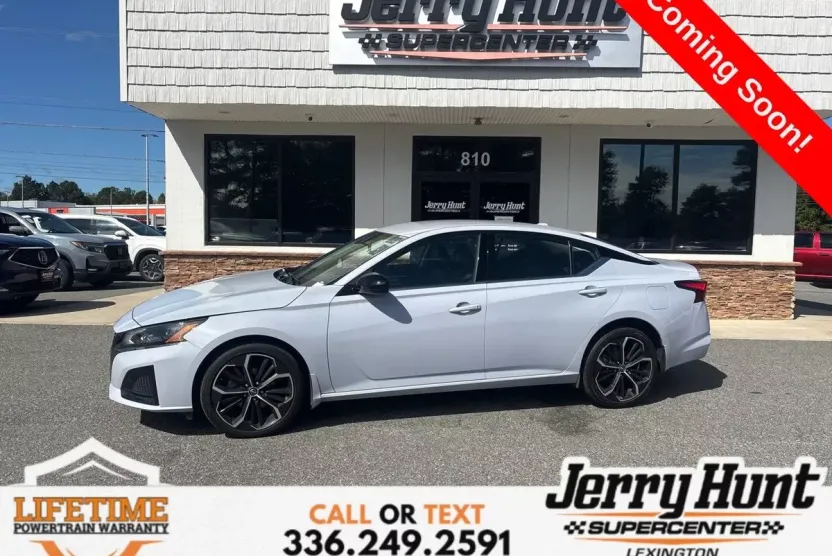 2024 Nissan Altima 2.5 SR photo 1