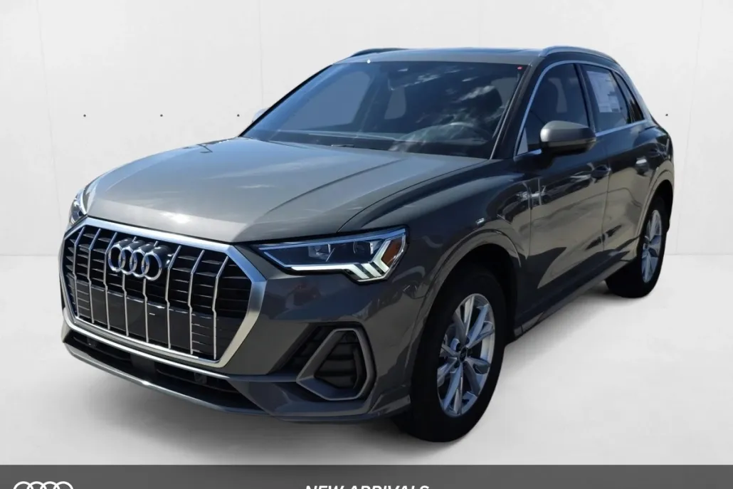 2025 Audi Q3 45 TFSI S line Premium photo 1