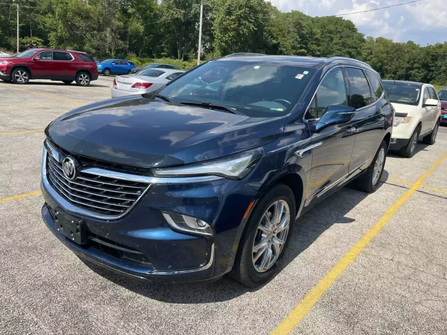 2023 Buick Enclave Essence photo 1