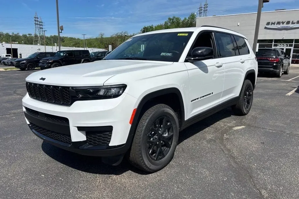 2025 Jeep Grand Cherokee Altitude X photo 1