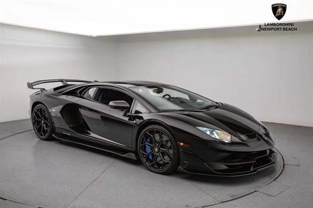 2020 Lamborghini Aventador SVJ Coupe photo 1