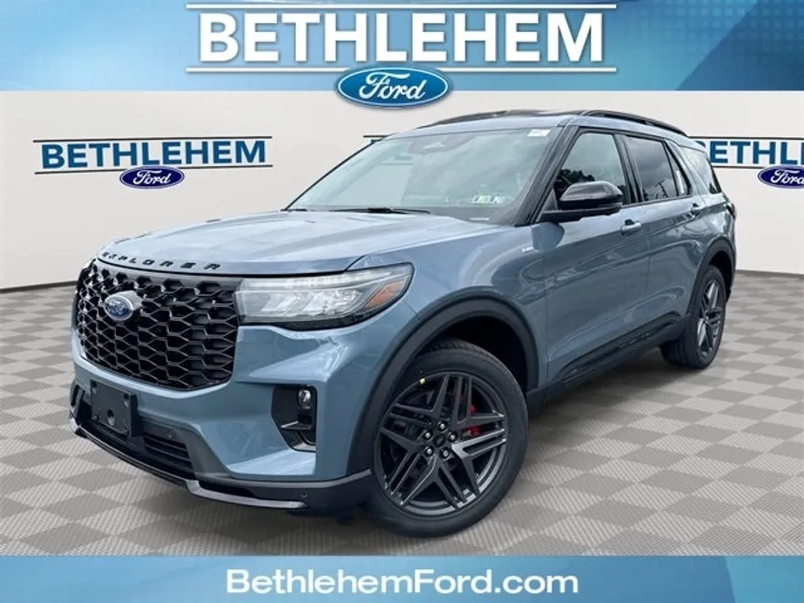 2025 Ford Explorer ST-Line photo 1