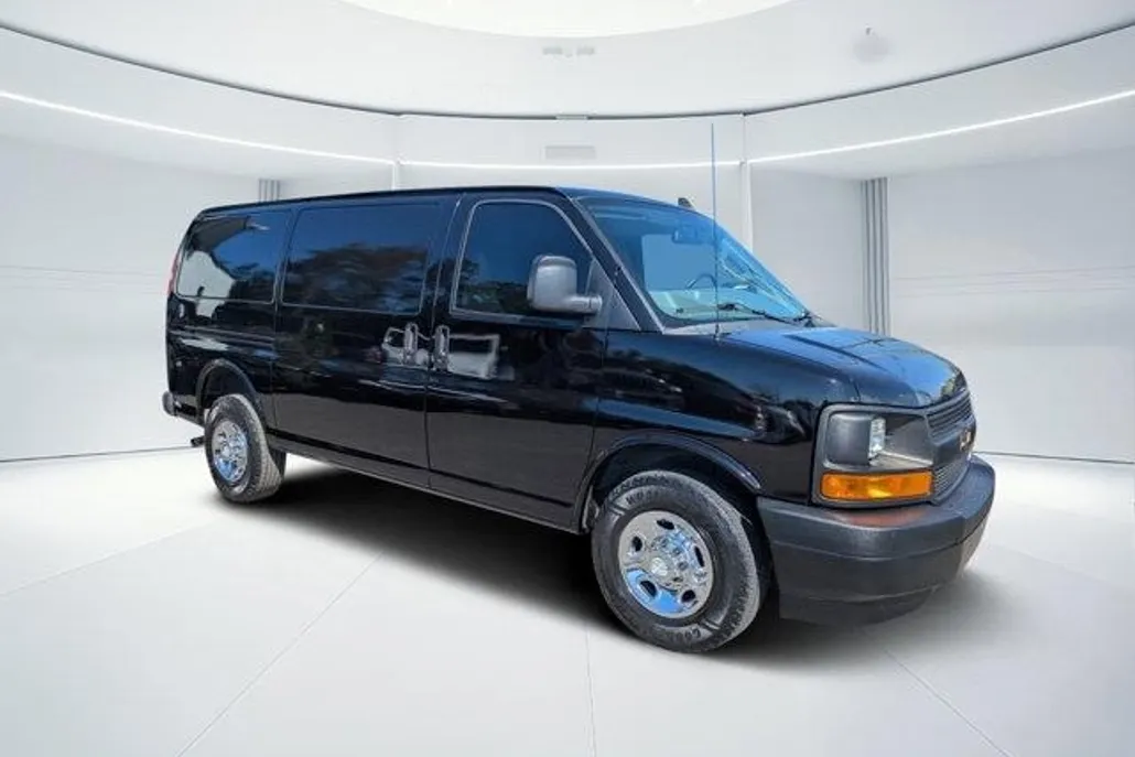 2017 Chevrolet Express Cargo Van 2500 photo 1
