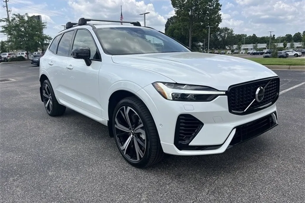 2025 Volvo XC60 Hybrid T8 photo 1