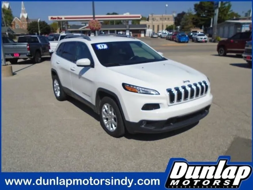 2017 Jeep Cherokee Latitude photo 1