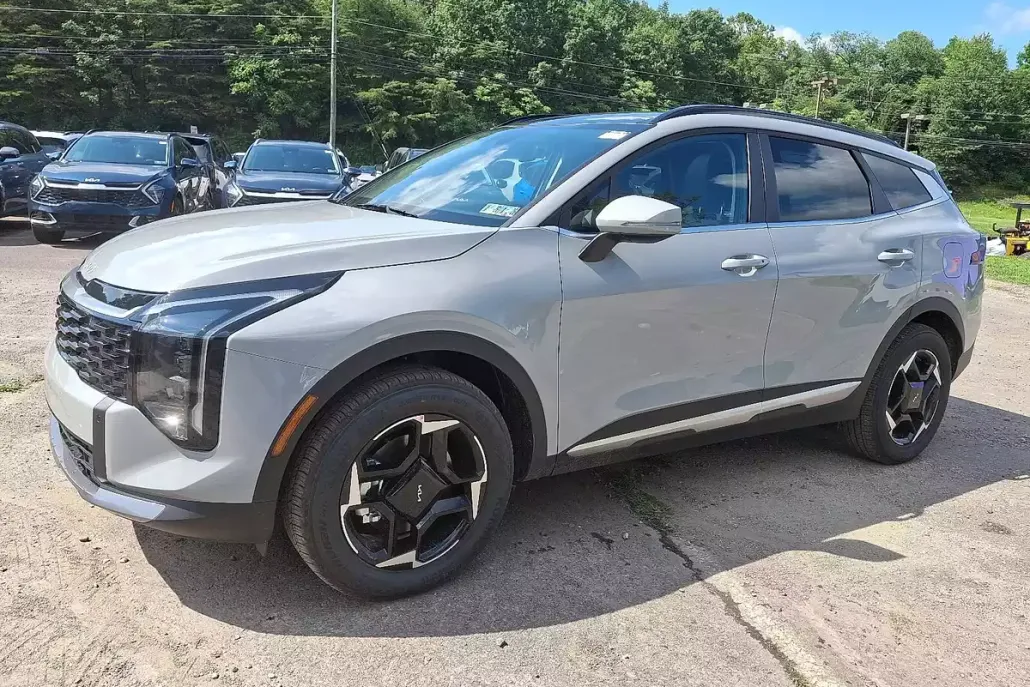 2026 Kia Sportage EX photo 1