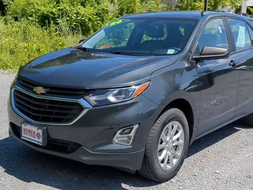 2020 Chevrolet Equinox LS photo 1