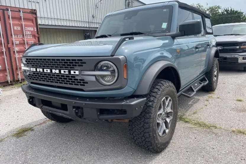 2022 Ford Bronco Badlands photo 1