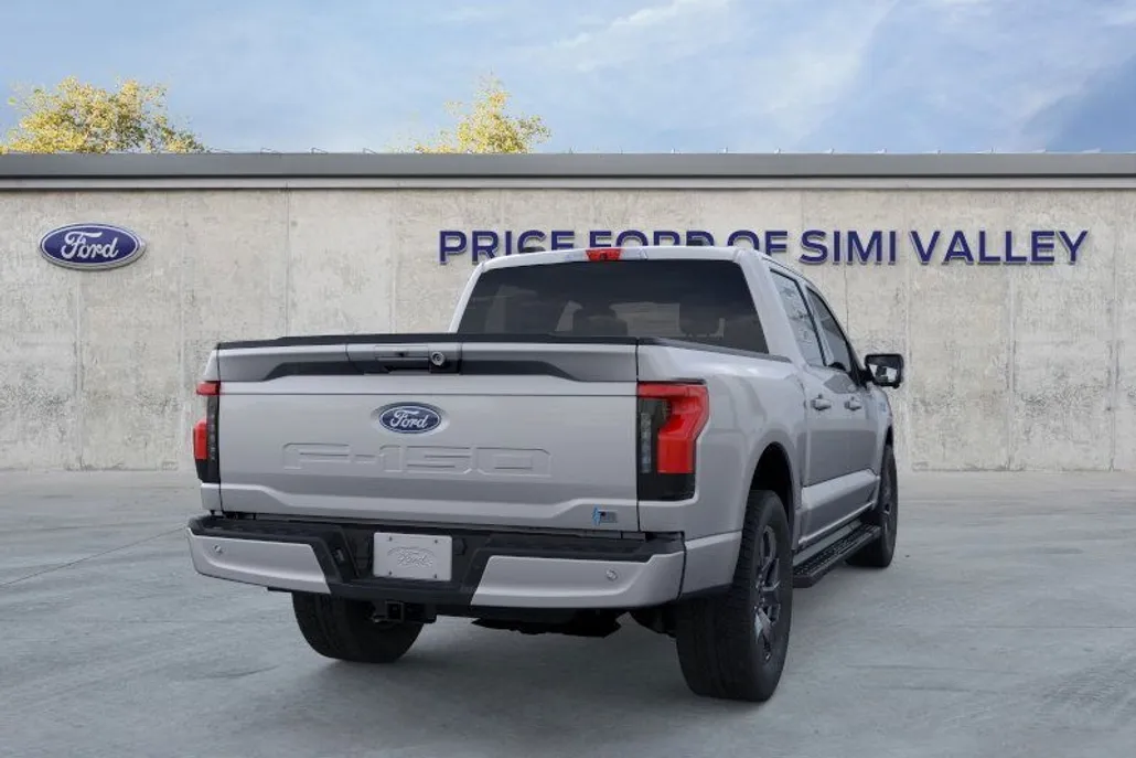 2025 Ford F-150 Lightning photo 1