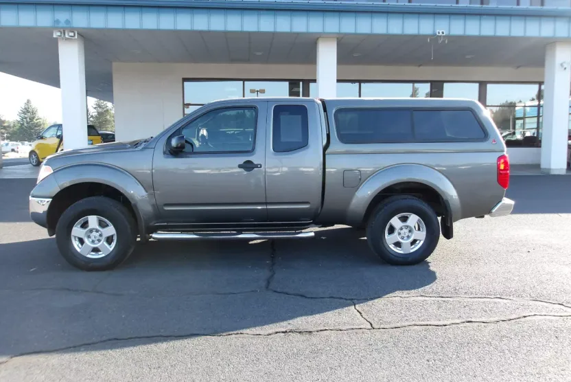 2008 Nissan Frontier SE King Cab photo 1