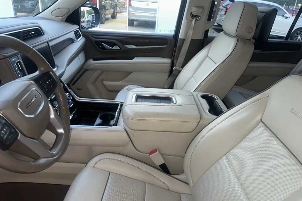2022 Gmc Yukon XL Denali photo 1