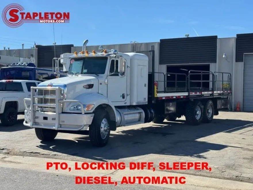 2013 Peterbilt 348 photo 1