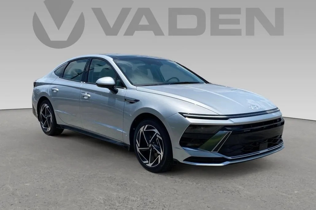 2024 Hyundai Sonata SEL photo 1