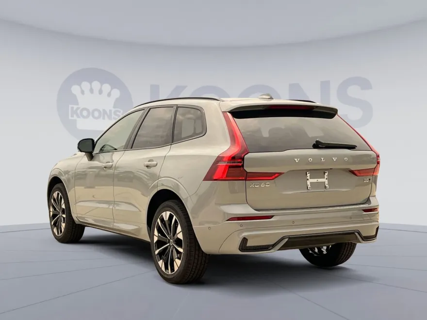 2026 Volvo XC60 B5 Plus photo 1