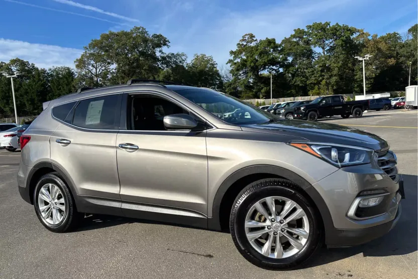 2018 Hyundai Santa Fe Sport 2.0T photo 1